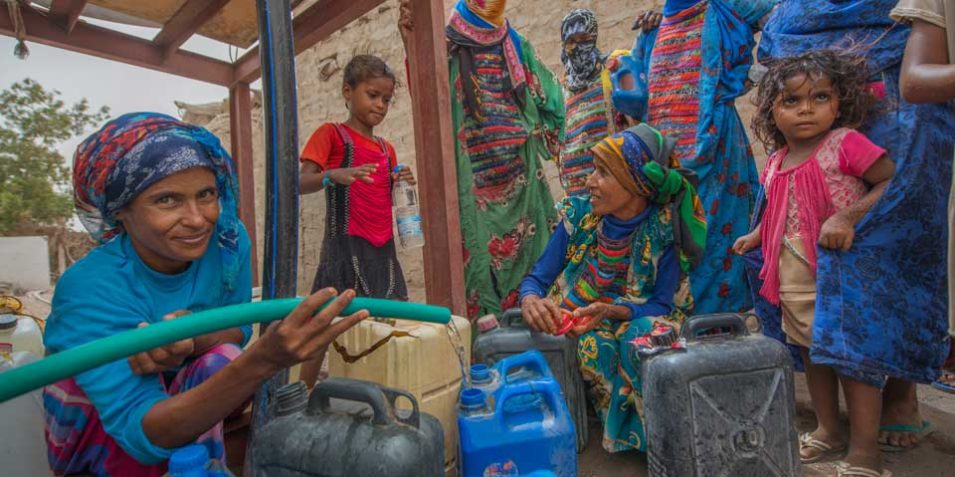 women_water_1_yemen_960