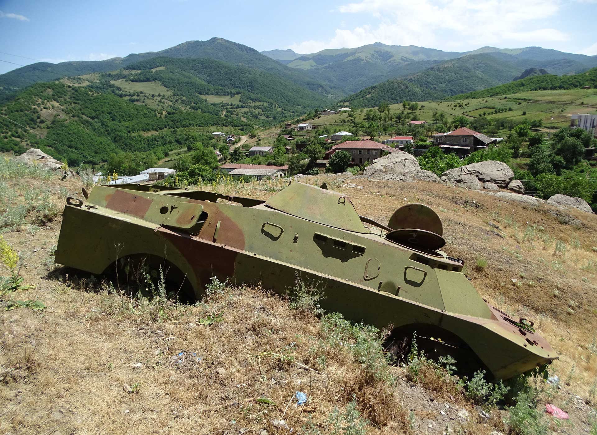 Armenia-Azerbaijan conflict: Casualties mount in Nagorno-Karabakh battle -  BBC News