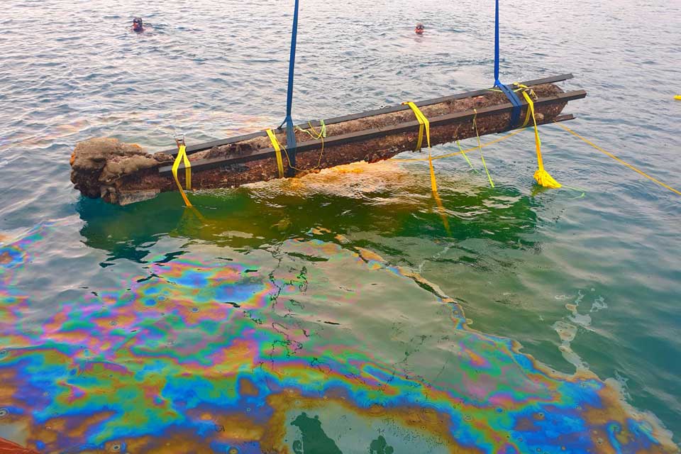 Blast fishing: how abandoned ordnance is destroying coral reefs - CEOBS