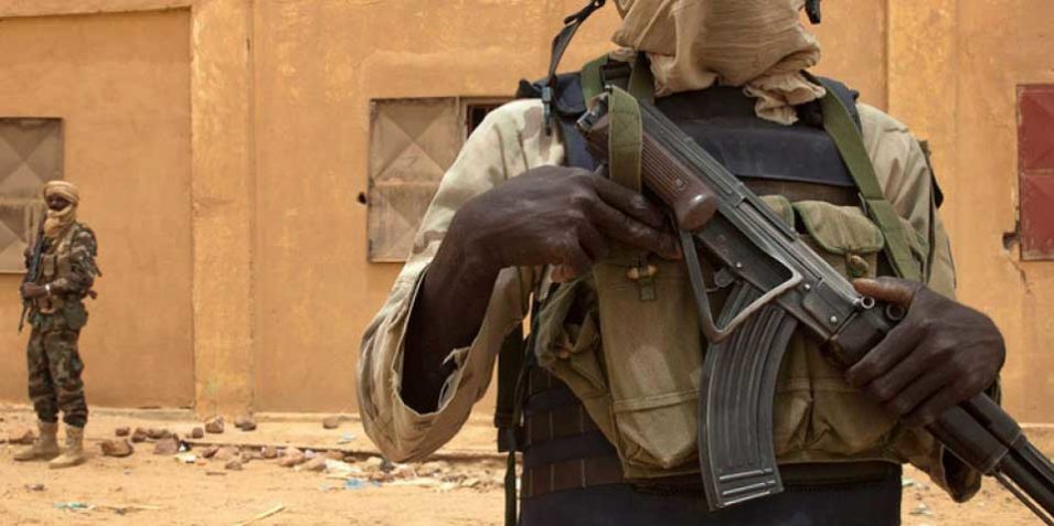 desert_soldier_goggles_mali_960