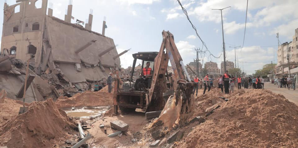 JCB_gaza_water_pipe_960