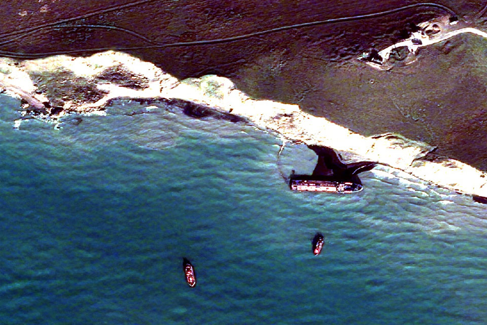 イルミナティカード　Oil Spill　油流出事故 The ongoing environmental impact of the Kerch Strait oil spill - CEOBS